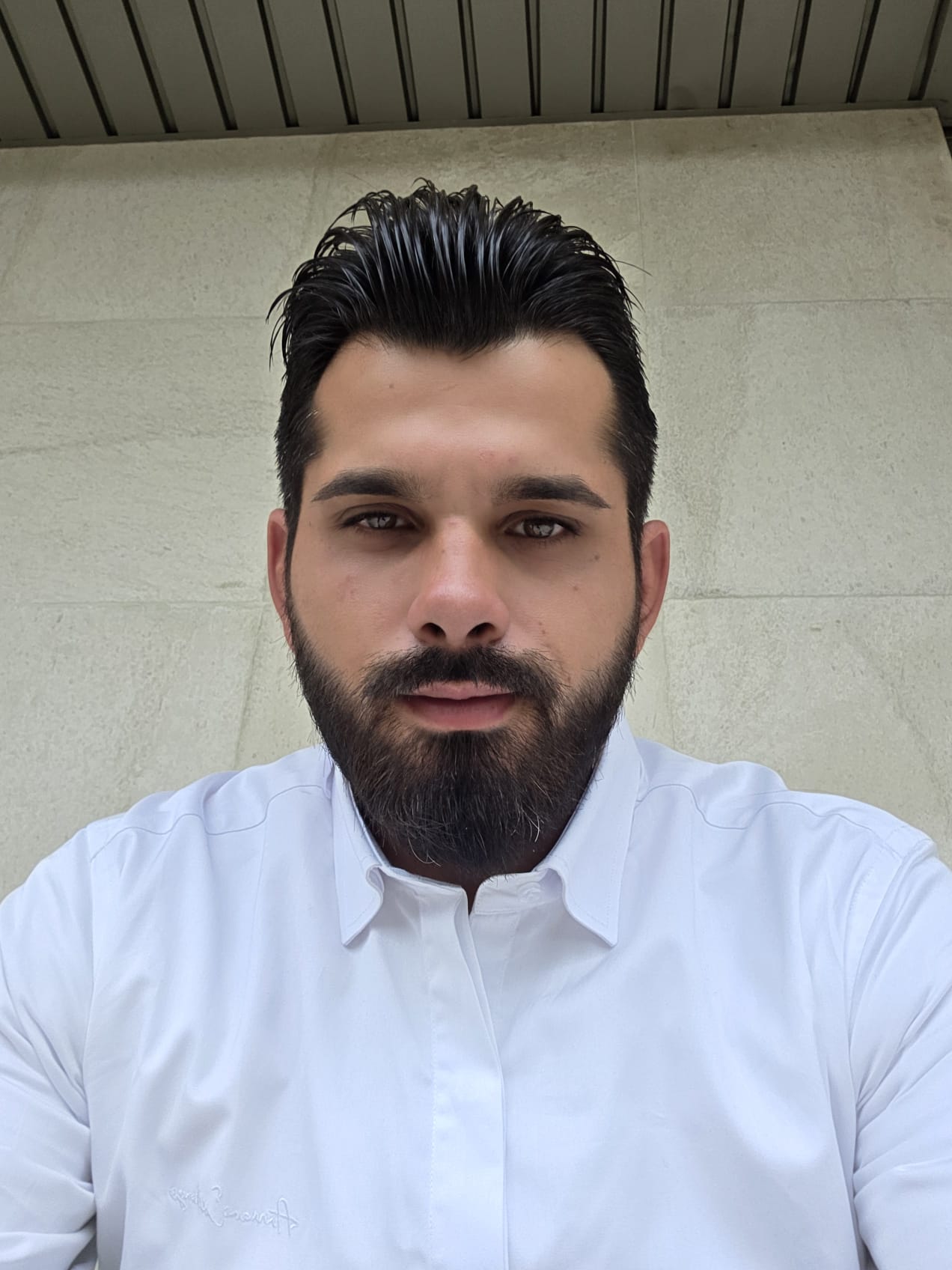 Die Geschäftsführung der Tabbaa Auto Vermittlung Aargau